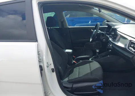 2022 Kia Rio 5-Door S z USA, uszkodzony, nr VIN 3KPA25AD9NE481703